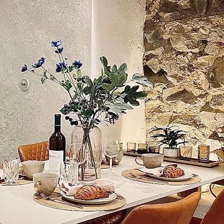 New Design & High Standard Apt From 16Th Century In Old Town-Free Parking Bratislava Extérieur photo