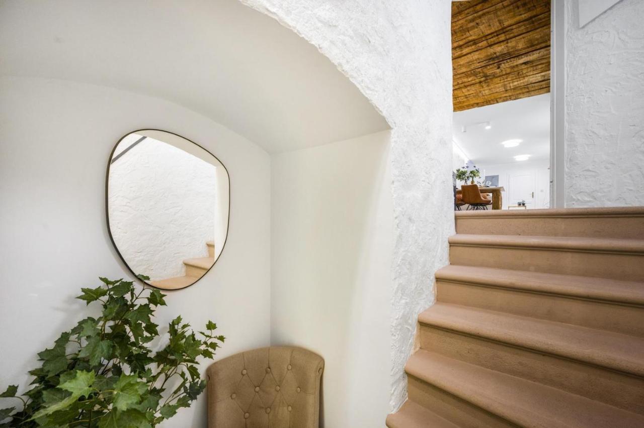 New Design & High Standard Apt From 16Th Century In Old Town-Free Parking Bratislava Extérieur photo