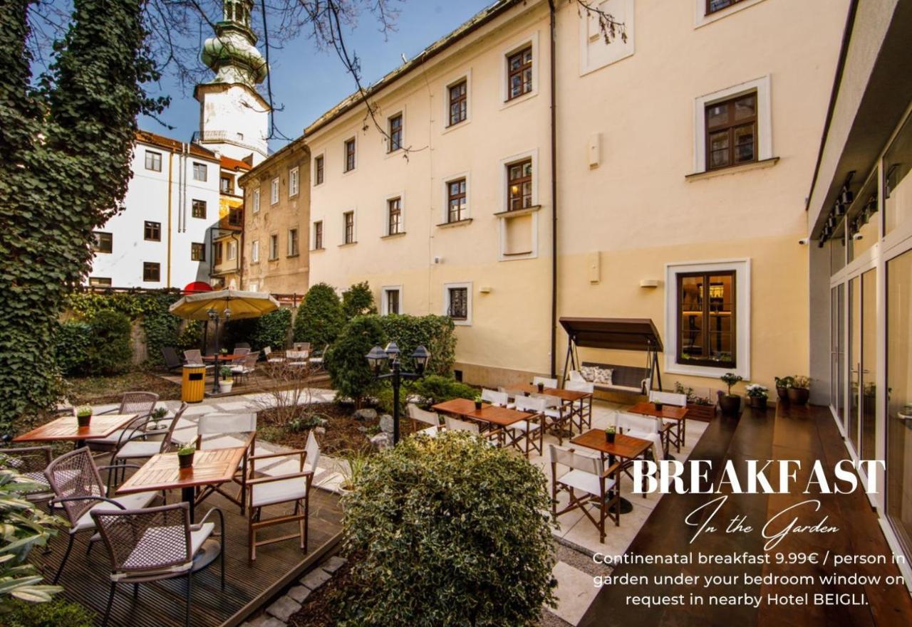 New Design & High Standard Apt From 16Th Century In Old Town-Free Parking Bratislava Extérieur photo